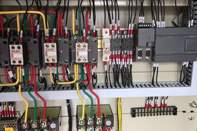 變頻柜廠家介紹設備的選型和保養方法