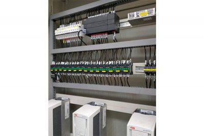PLC控制柜廠家提醒使用設備時注意周邊環境